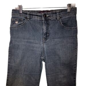 Gloria Vanderbilt petite size 6 blue jeans. Amanda Jeans